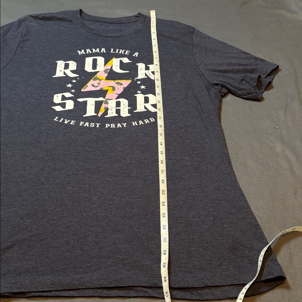 Mama Like a Rockstar Live Fast Pray Hard Graphic Tee Women’s Large - Picture 4 of 6